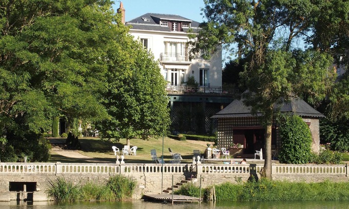 Seiches-sur-le-Loir House | Charming family home-large flowered garden-banks of the Loir-1h30 Paris 6-15pers