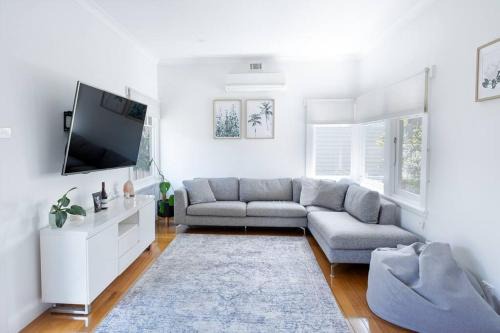 East Launceston House | Charming Family-Friendly Home