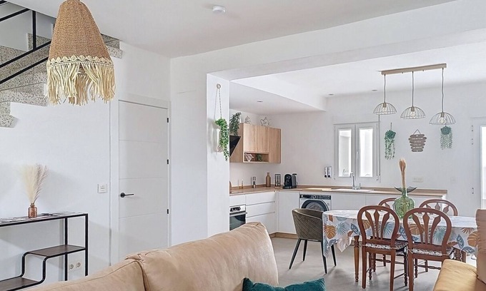 Moratalla House | Charming family home with patio/8 beds