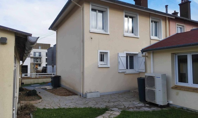 Paroisse Saints-Pierre-et-Paul-Apotres House | Charming family home with exterior - 7 pers