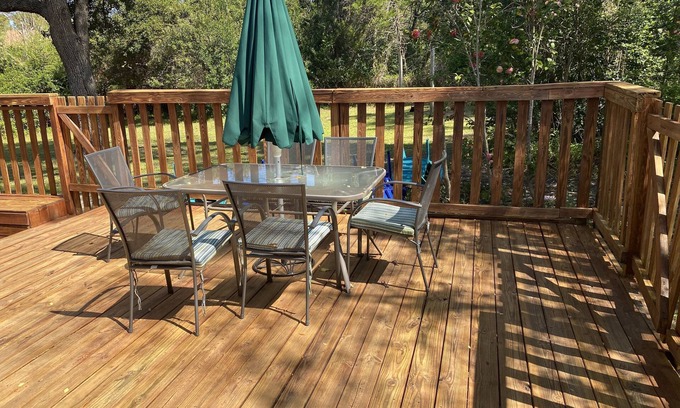 Ogden House | Charming Family Retreat - Sleeps 8 - Close To Beaches, Shopping & Restaurants