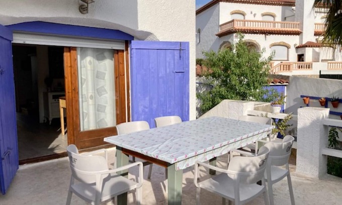 Miami Platja House | Charming Family Townhouse with Private Patio in Miami Playa