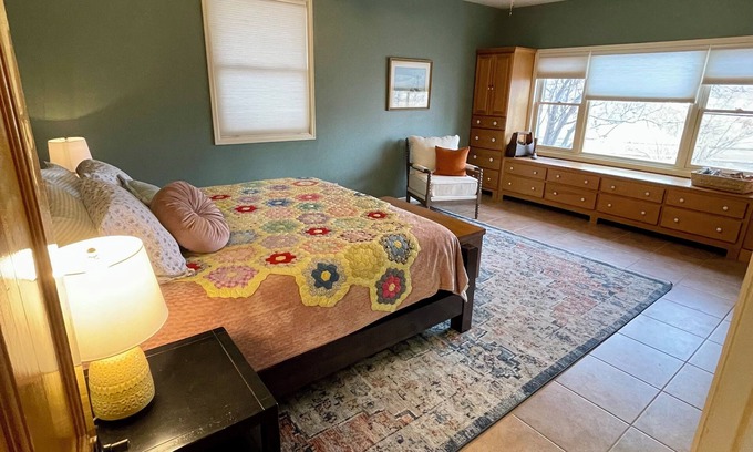 Lakewood Other | Charming Farm House Retreat!