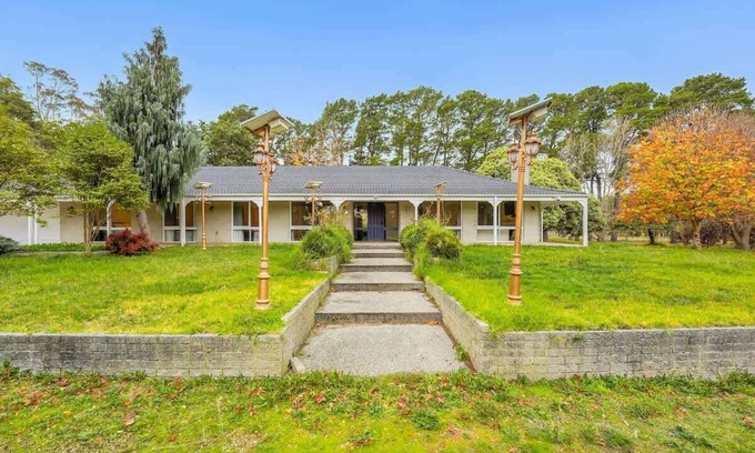 Hastings House | Charming Farm Stay 4BR Family Retreat Hastings