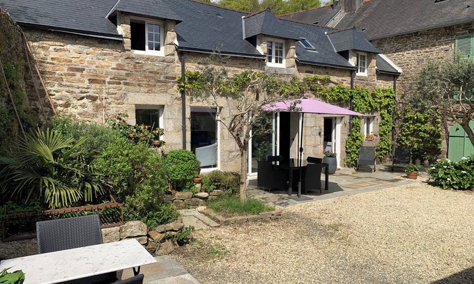 Pont-Aven House | Charming farmhouse in the heart of Pont-Aven, downtown on foot, private parking.