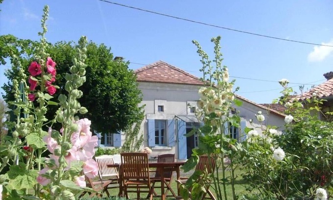 Yviers House | CHARMING FARMHOUSE IN SOUTH FRANCE YVIERS (CHALAIS)