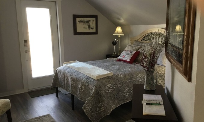 Claremore Apartment | Charming Farmhouse Loft with access to hot tub.