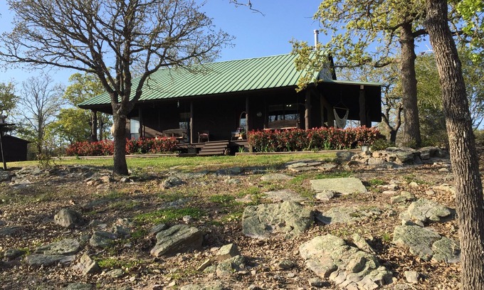 Carmine Other | Charming Farmhouse Near Round Top sleeps 9