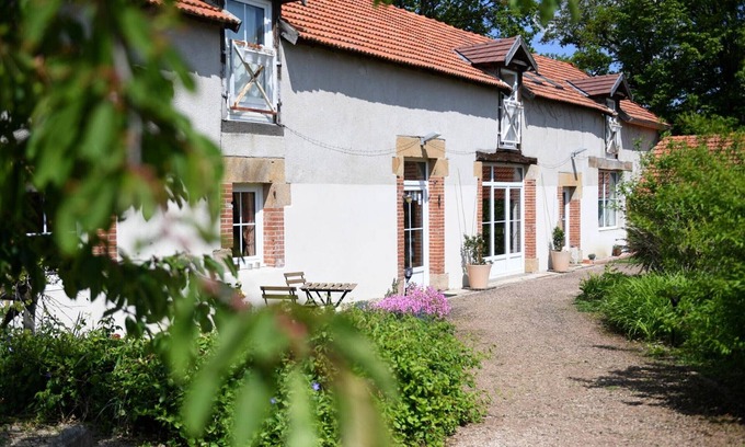 Gouise Cottage | Charming Farmhouse Retreat: Cozy Interiors, Private Garden, Fireplace, WiFi