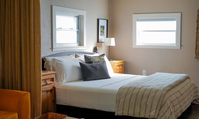 Clearwater Apartment | Charming farmhouse suite near Dunedin