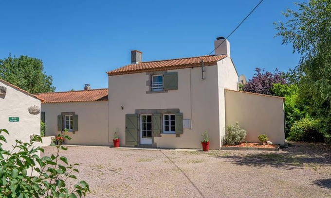 Froidfond Cottage | Charming Farmhouse with Garden, Terrace, and Fireplace near Froidfond Village