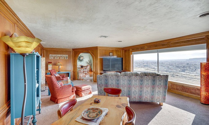 Farmington House | Charming Farmington Home ~ 16 Mi to Aztec Ruins!
