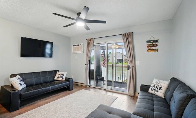 Oak Harbor Condo | Charming first floor condo on the canal of Lake Erie