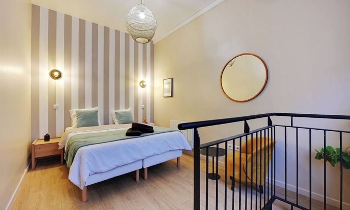 Croulebarbe Apartment | Charming FLAT - 2 bedrooms with a cinema in the "quartier Latin"