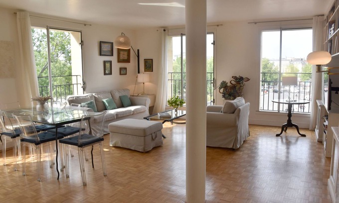 4th Arrondissement Apartment | Charming flat in the heart of Paris on the Seine