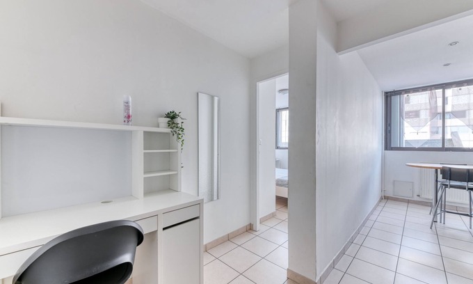 Zola - Pressense Apartment | Charming Flat in Villeurbanne Gratte-Ciel