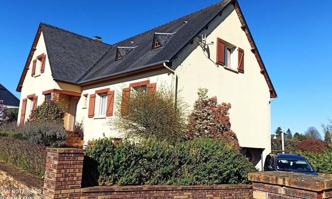 Fougerolles-du-Plessis House | Charming village house in Fougerolles-du-Plessis