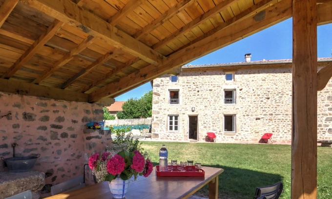 La Valla-sur-Rochefort Cottage | Charming Cottage with Fireplace, BBQ, and Outdoor Activities near Chalmazel Ski Resort