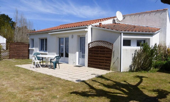 Saint-Hilaire-de-Riez House | Charming 3-room house with mezzanine, terrace & parking, 5km from beaches - sleeps 6