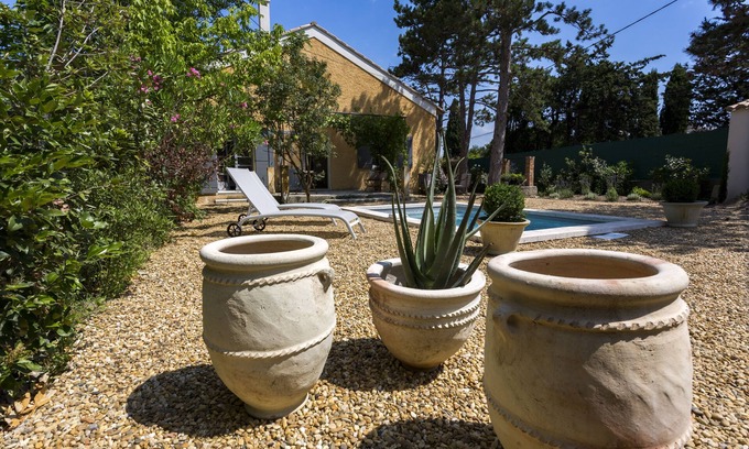 St.-Remy-de-Provence Villa | Charming villa with swimming pool close to the center of St Rémy de Provence 4-6