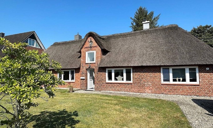 Grellsbull House | Charming Fresen Hus Holiday Home in Scenic Humptrup, Germany