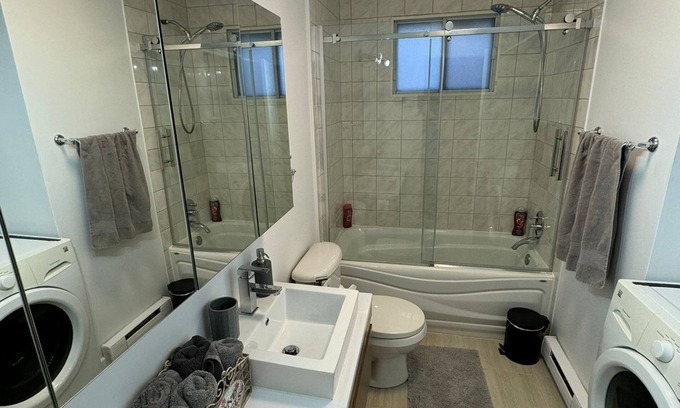 Laval Apartment | Charming fully equipped apt in a quiet area of ​Ste-Rose. Non-smoking. No pets