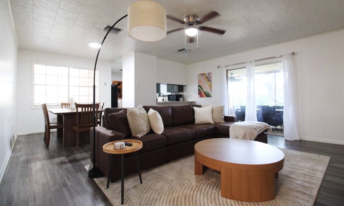 Houma House | Charming, Fully Furnished 4-Bedroom House w/WiFi, AC, & a Spacious Backyard