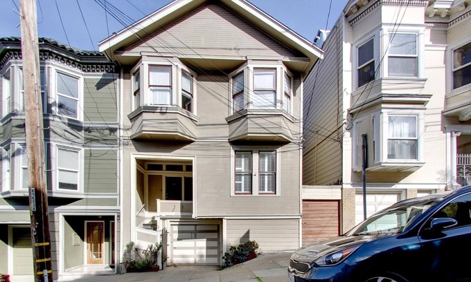 Eureka Valley House | Charming, Fully Updated 1-Bedroom in the Castro with Private Deck & City Views