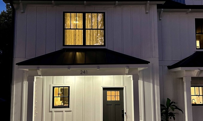 Gainesville House | CHARMING GAINESVILLE TOWNHOME 1