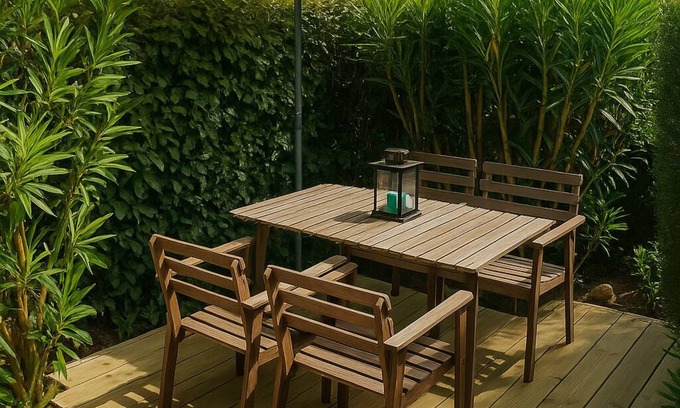 Calcatoggio Apartment | Charming Garden apartment by the sea, 150 meters from the beach.