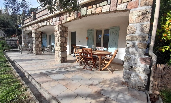 Bargemon Apartment | Charming Garden apartment in delightful Bargemon