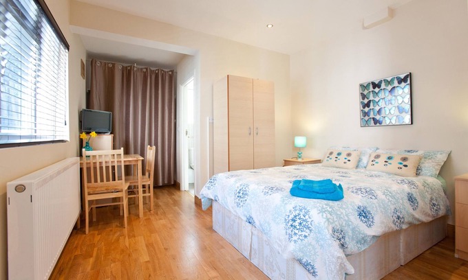 Mapesbury Apartment | Charming garden apt., close Central London