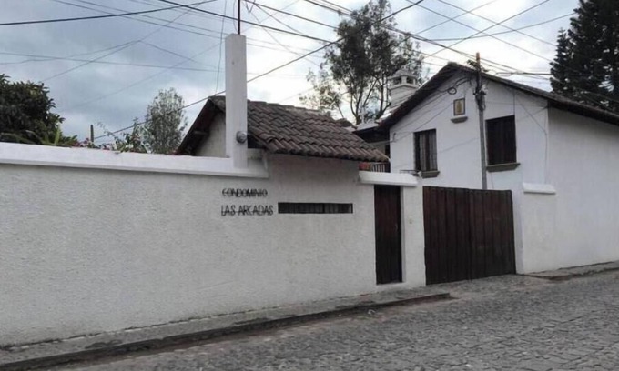 Antigua Guatemala Condo | Charming gated 3-bedroom, pool and free parking in the heart of Antigua. Lovely!