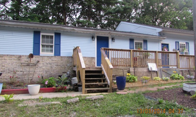 Orrtanna House | Charming getaway, sleeps 9, easy access, 8 miles to battlefields, pet friendly.