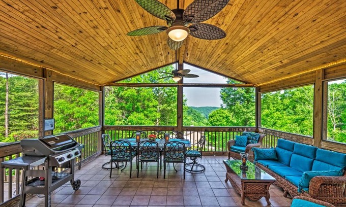 Albany House | Charming Getaway with Lake Cumberland Views!