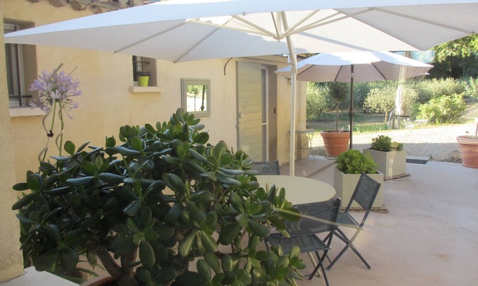 Vaugines Cottage | Charming gite for those who love the nature in Vaugines in the south of the Luberon.