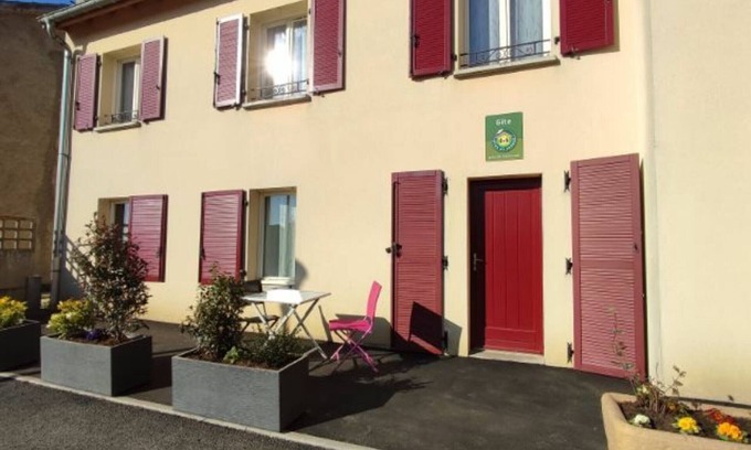Ville-au-Val Cottage | Charming Ground-Floor Apartment in Historic Village Near Nancy & Metz