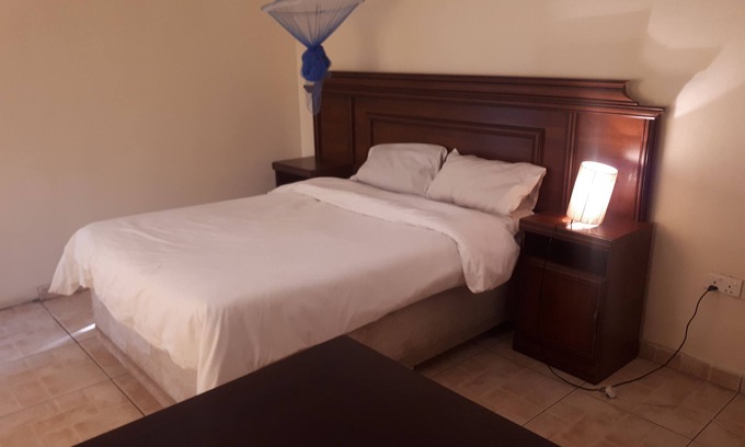 Lusaka House | Charming Guest House in a Tranquil Location
