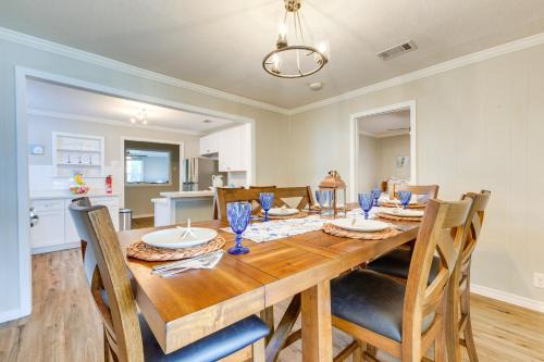Gulfport House | Charming Gulfport Home about 2 Mi to Marina