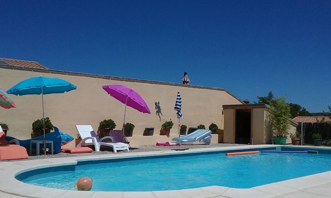 Le Pouget Apartment | Charming half-villa W pool, near Montpellier, Pezenas & coast.