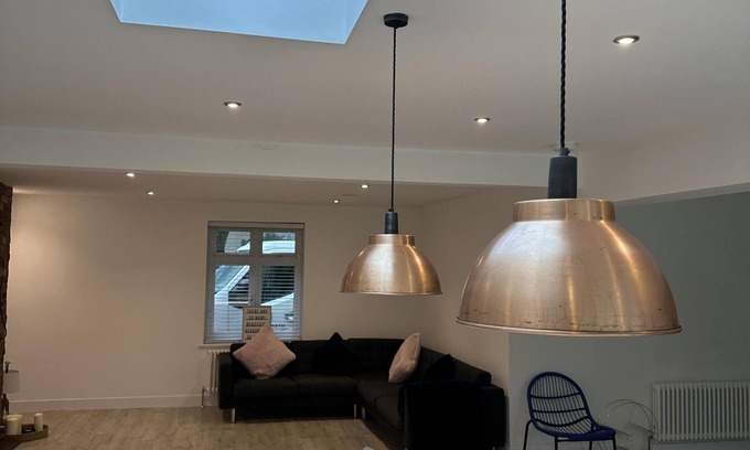 Rushmoor District House | Charming Hampshire House Retreat