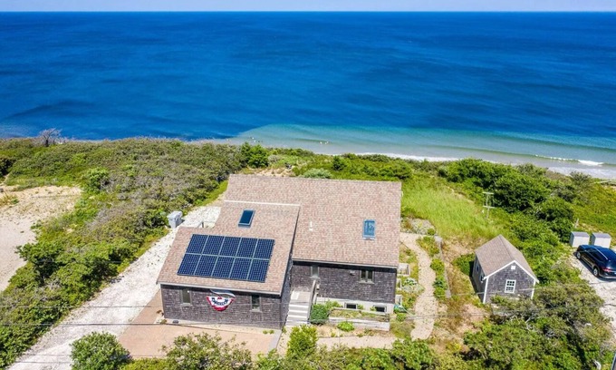 Wellfleet House | Charming Handicapped Accessible 3-bedroom house in Welcoming Wellfleet