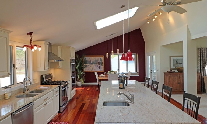 Harbor Springs House | Charming Harbor Bluff Home - Harbor Springs - views of Little Traverse Bay