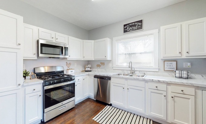 Hartville House | Charming Hartville cottage