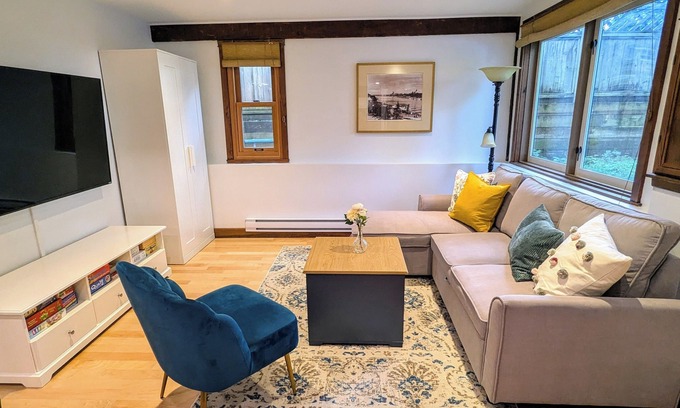East Side House | Charming Heritage Suite in Central Mt. Pleasant