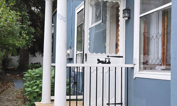 Scranton Apartment | Charming, high ceiling, spacious home in great neighborhood & large yard