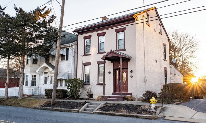 Fredericksburg House | Charming, historic 3-bedroom house in quaint Fredericksburg with AC, WiFi