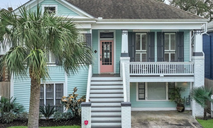 San Jacinto House | Charming Historic District Retreat – 2BR/2BA, Sleeps 8