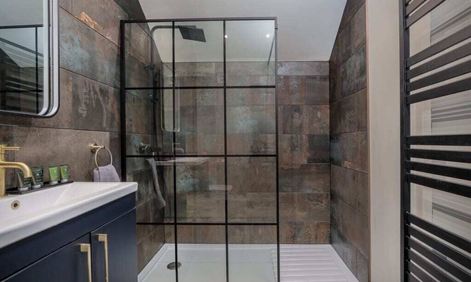 Sheffield City Centre Apartment | Charming Historic Haven in Sheffield City Centre