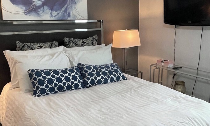 Atlanta House | Charming historic home just steps from downtown Atlanta. One bedroom apartment.